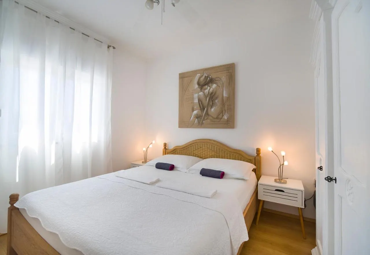 Apartment Katy Pula